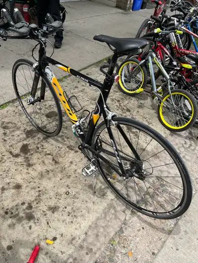 Fuji Aloha triathlon bike, View more