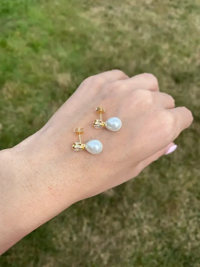 925 Sterling silver pearl earrings in Jewellery & Watches in St. Catharines - Image 2