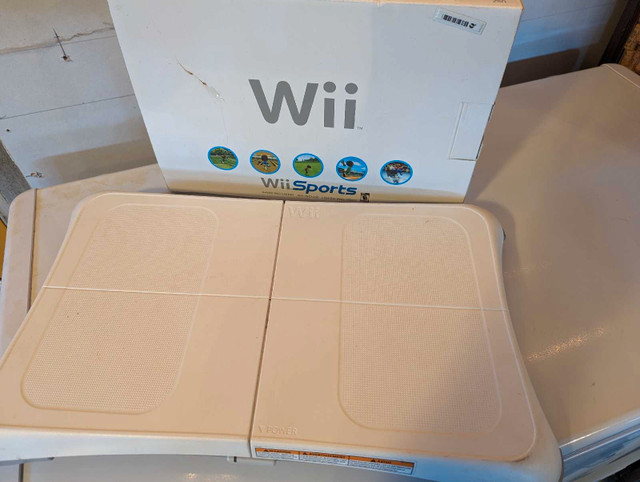 Nintendo Wii sports game console  in Nintendo Wii in Kitchener / Waterloo - Image 4