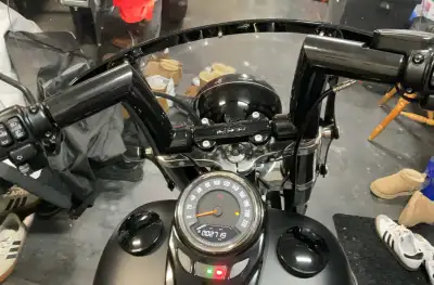 2020 Softail Slim Milwaukee-Eight 107 with 2719 km. Saddle bags, windshield(removable), Mustang Seat...