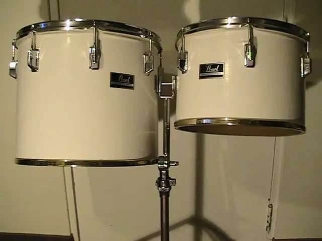 VINTAGE PEARL Export"Concert Toms" With H-Duty DBLE-Braced Stand in Drums & Percussion in Windsor Region - Image 4