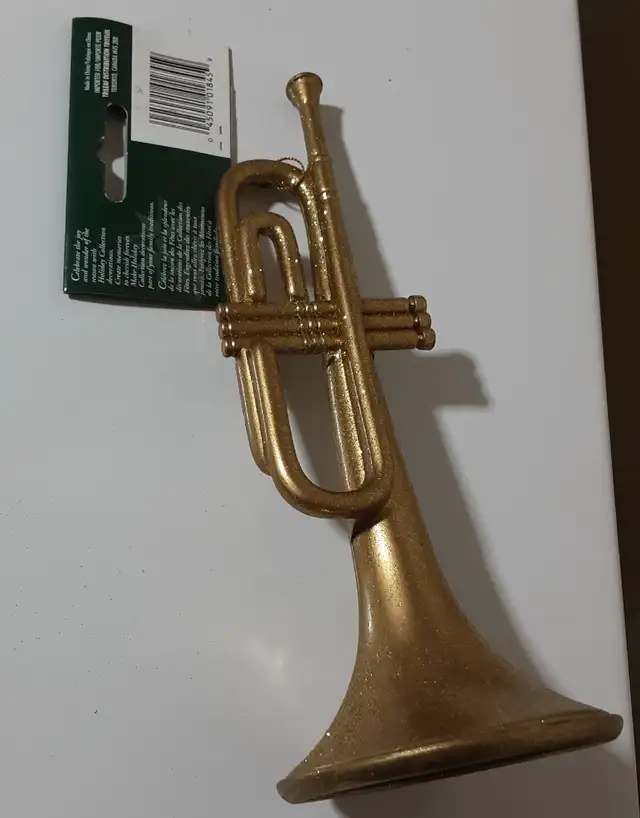 XL Golden Trumpet vintage Christmas Tree Ornaments Decorations in Holiday, Event & Seasonal in Calgary - Image 4