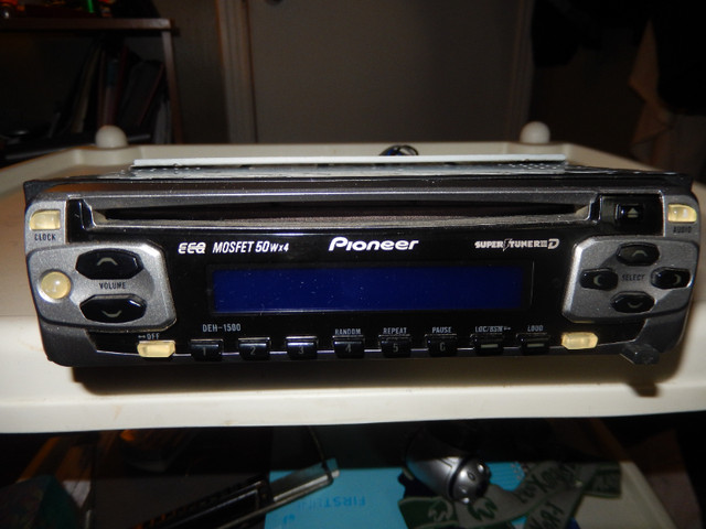 Radio auto Pioneer DEH 1500 - Lecteur CD MOSFET 50Wx4 Supe dans Autre  à Ville de Montréal