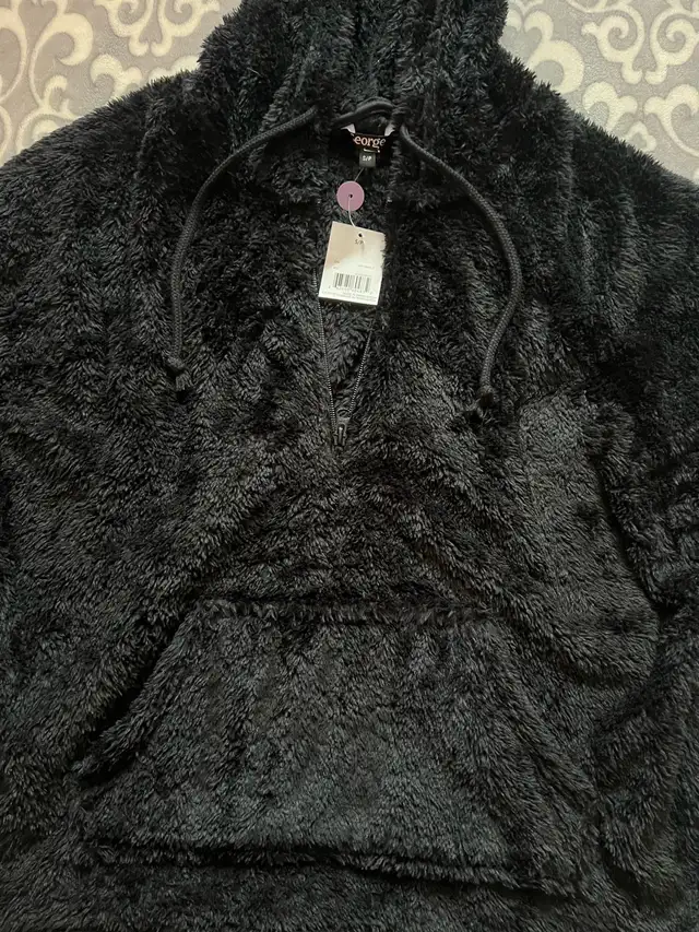 George Women’s Black Soft Hoodie in Women's - Tops & Outerwear in Oshawa / Durham Region - Image 3