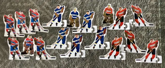 60s MUNRO metal hockey players rare set. 3 teams. in Arts & Collectibles in Oakville / Halton Region - Image 2