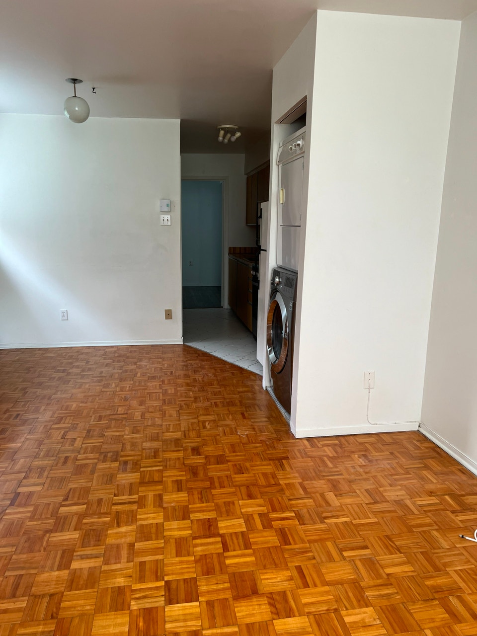 3-1/2 à louer – 3-1/2 for rent - electros. incl 4
