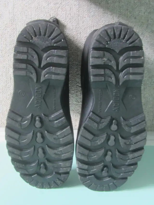 "Like New" Men's Kodiak Winter Boots - Size 9 in Men's Shoes in Kitchener / Waterloo - Image 3