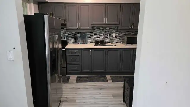 1 Bed Room apartment on Main floor in a House for Rent in Long Term Rentals in City of Toronto - Image 4