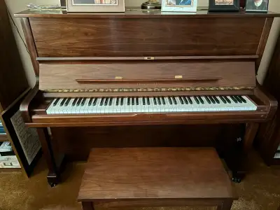 Young Chang U-121 Upright Studio-size Piano – Excellent Cond, View more