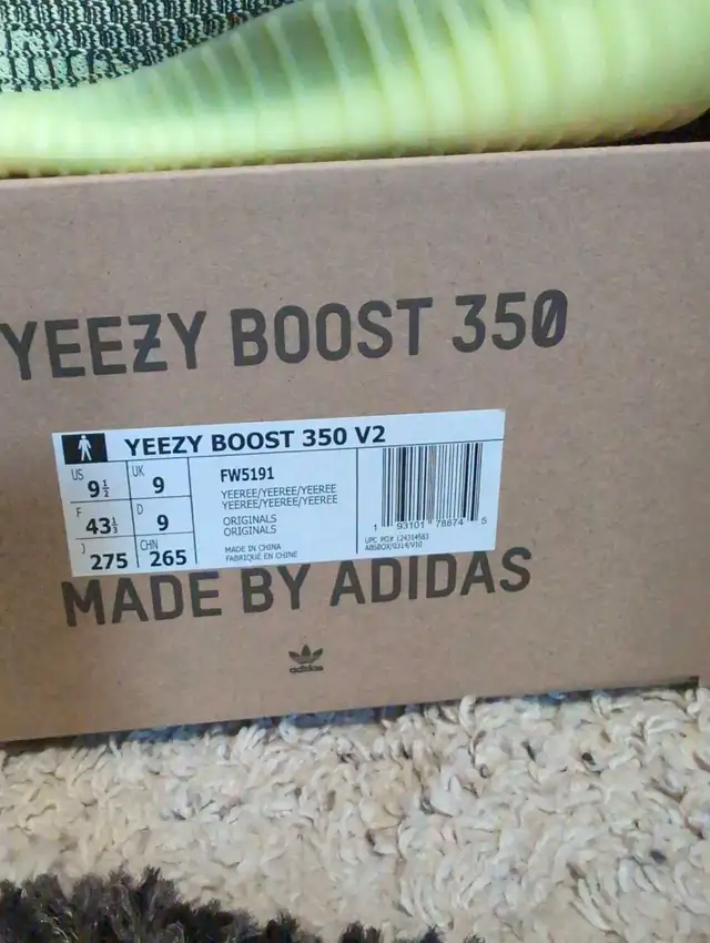 Adidas Yeezy Boost 350 V2 in Other in Calgary - Image 3