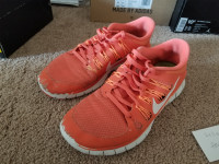 Nike Free 5.0 Training / Running Shoes Size 9.5 Good Condition