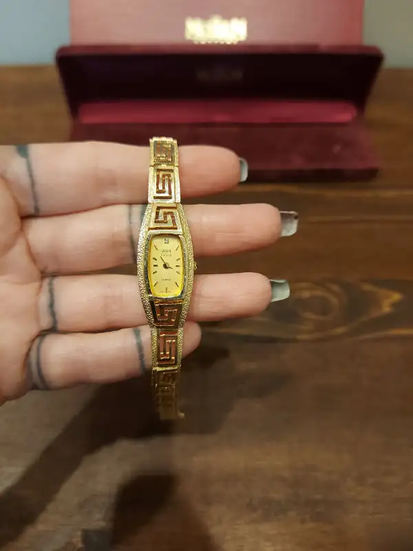 14K Gold Ladies Greek Key Watch by The Museum Company in Jewellery & Watches in Kamloops - Image 3