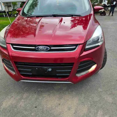 2016 FORD ESCAPE TITANIUM, 161000kms call 9059796841