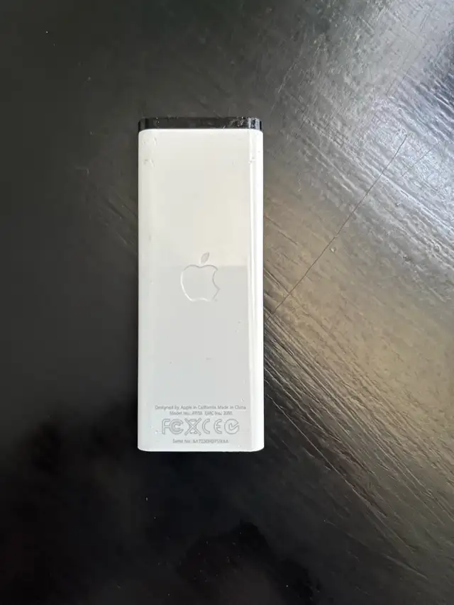 White Apple Remote63347538368001121