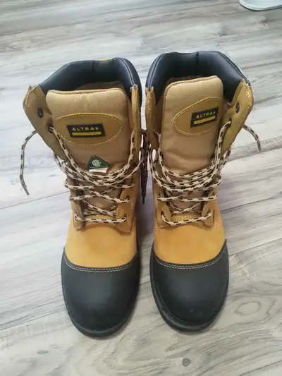 New work safety boots “Altra Industrial” is for sale. The boots are of very good quality. I chose th...