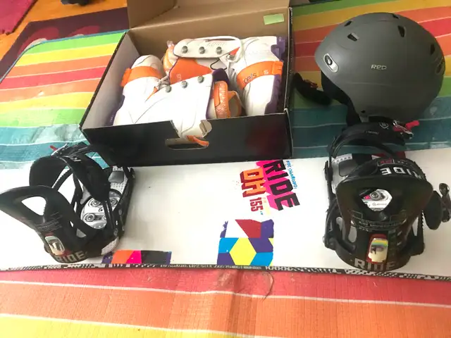 Ride OH 155cm Snowboard Kit, Celsius Boots Size 9 & RED Helmet in Snowboard in City of Montréal - Image 3