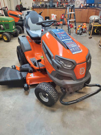 SPECIAL PRICING!!!  2024 TS 154X HUSQVARNA TRACTOR 54 INCH DECK