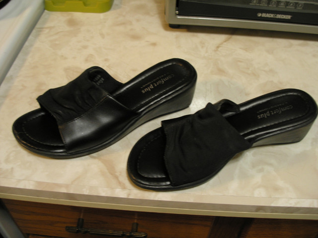 Burgendy Shoes and 2 prs Black Sandals in Women's - Shoes in Saskatoon - Image 3