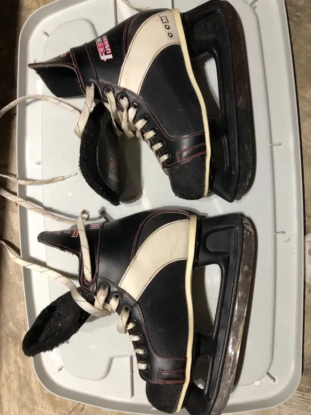 Used Hockey Skates  in Skates & Blades in Peterborough - Image 2