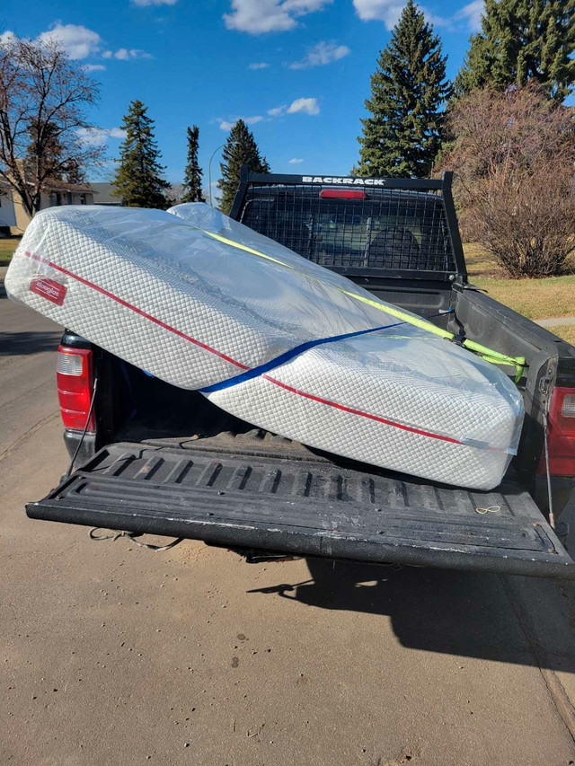 Truck for hire : small moves deliveries and junk removal in Other in Edmonton