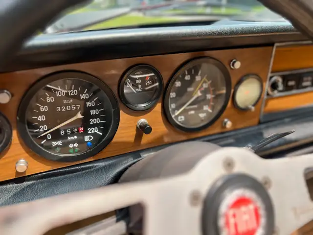 Fiat 124 spider (2000) in Cars & Trucks in Laval / North Shore - Image 8