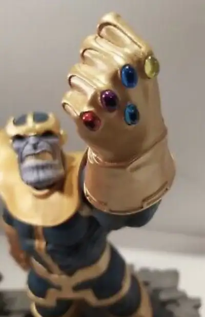 For sale $200 THANOS Statue With Signed Certificate of Authenticity Marvel 2003 Dimond # 724 With bo...