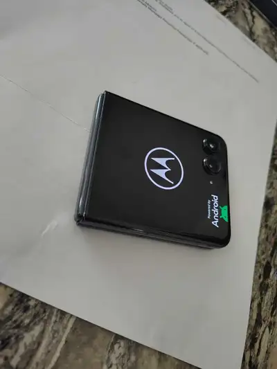 Moto Razr 2024+ in Warranty , View more