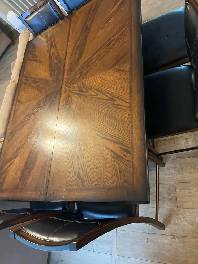 Dining Table in Dining Tables & Sets in Barrie - Image 5