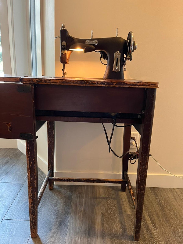 Collectable1930's Domestic Rotary Electric sewing machine Mod151 Arts