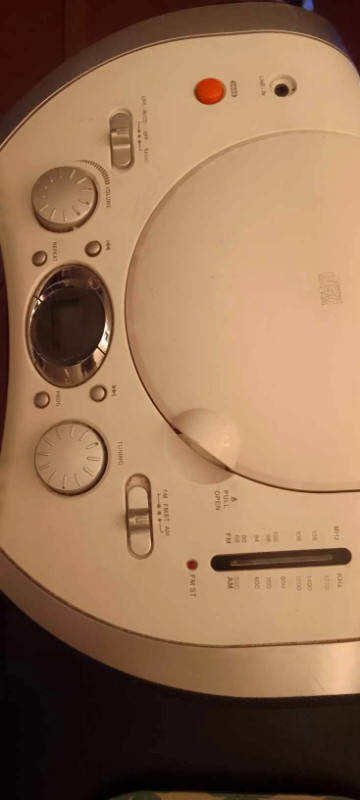 RCA Portable CD Player (Read Ad Info) in Stereo Systems & Home Theatre in City of Toronto - Image 2