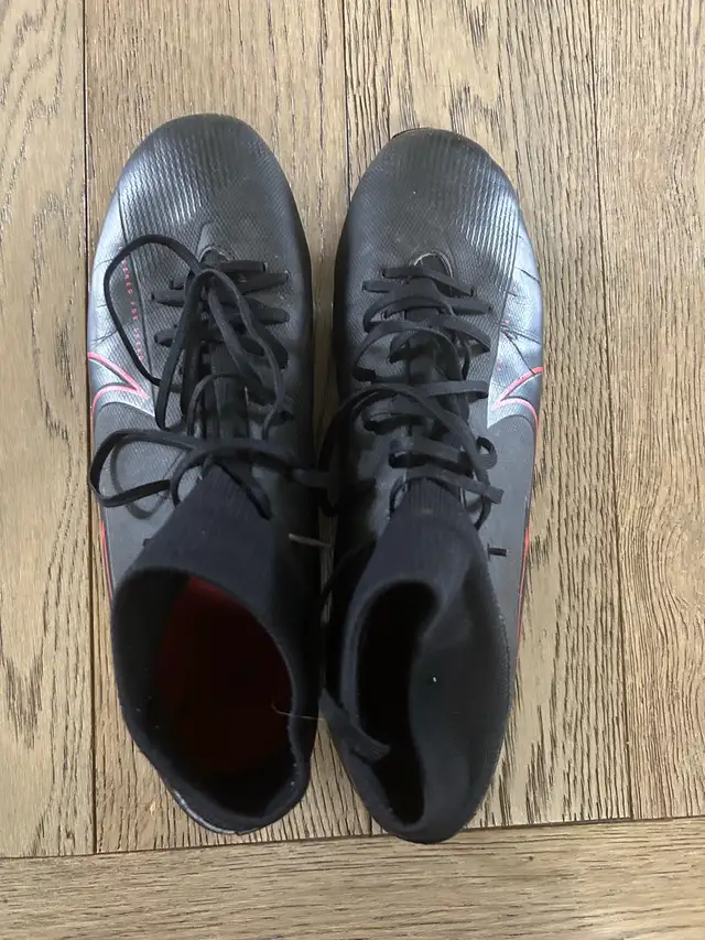 Nike Soccer (Football) Cleats size 8.5 Men’s in Soccer in Calgary - Image 3