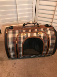 Small dog/cat carrying case.