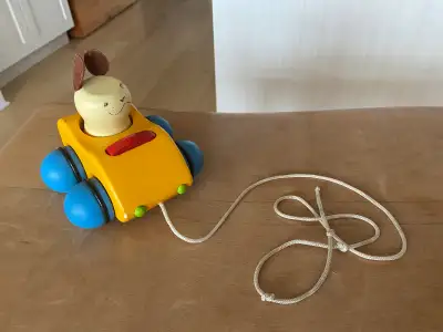 Jouet pour bébé à tirer marque Plan Toys (T321), View more