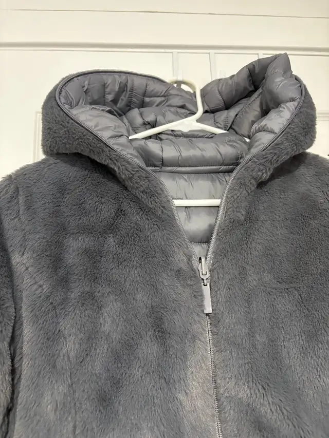 Annabell’s women’s reversible winter coat MEDIUM in Women's - Tops & Outerwear in City of Montréal - Image 7