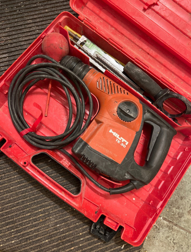 Hilti TE30 in Power Tools in Lethbridge - Image 2