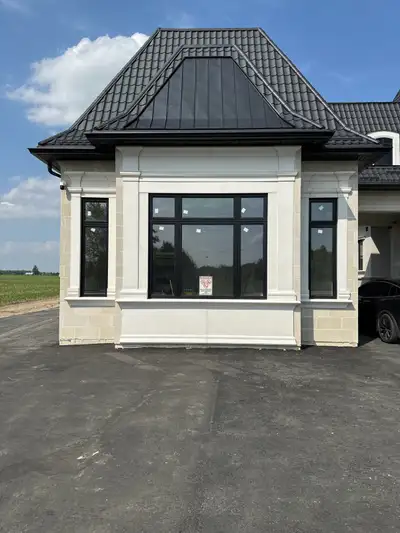 Garage for rent can be used for Multiple purposes (parking, storage, mechanic). The garage is a nice...