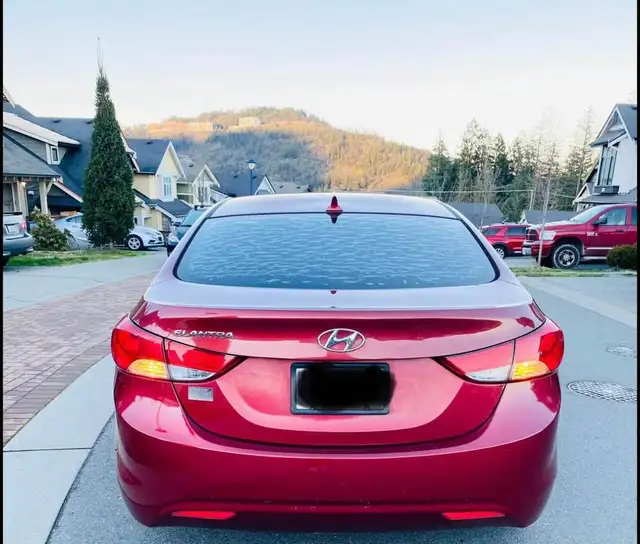 2012 Hyundai Elantra in good condition in Cars & Trucks in Victoria - Image 4