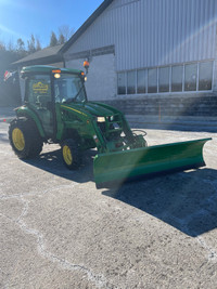 2017 John Deere 3046R , 1200 hours 