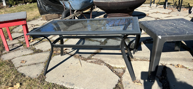 Outdoor Glass Metal Table in Patio & Garden Furniture in Vernon - Image 2