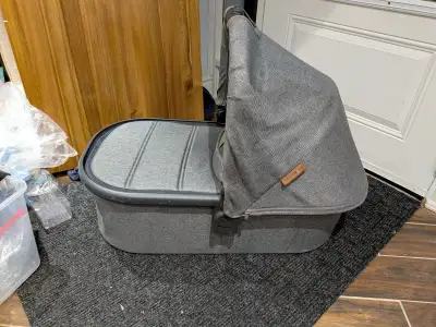 UPPAbaby Vista Bassinet (2021), Charcoal, Canopy + Boot Cover, View more