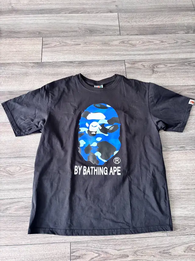Bathing ape shirt it says 2XL but it’s probably large63793712104963120