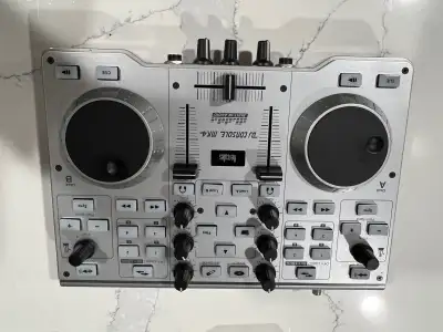 DJ console MK4, Hercules Vintage