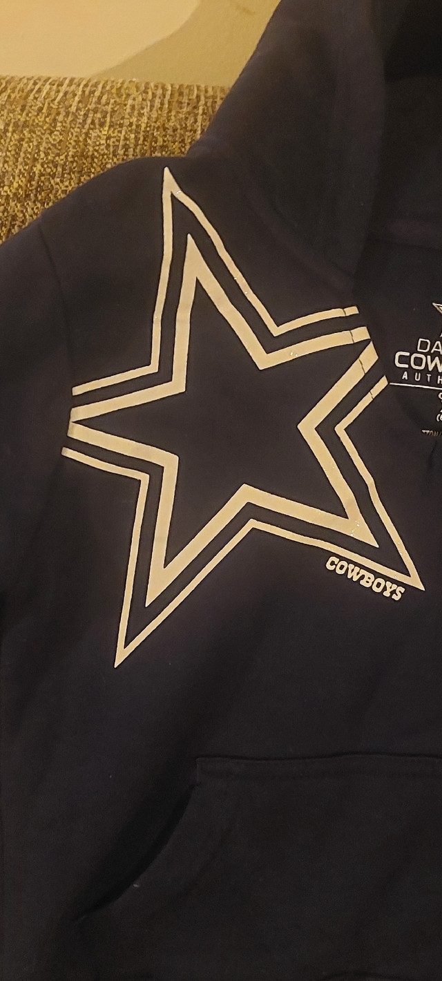 Girls 6X authentic Dallas Cowboys hoodieMint$10 in Kids & Youth in Calgary - Image 2