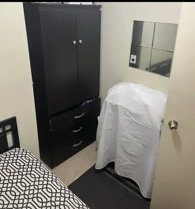 Small Furnished Room for Rent – Scarborough, Ontario (Available Dec 1) Looking for a clean, respectf...