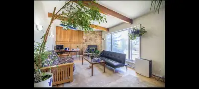 The Space: • Location: 15 minute walk to U of C / CTrain. • The Room: Bright, unfurnished bedroom in...