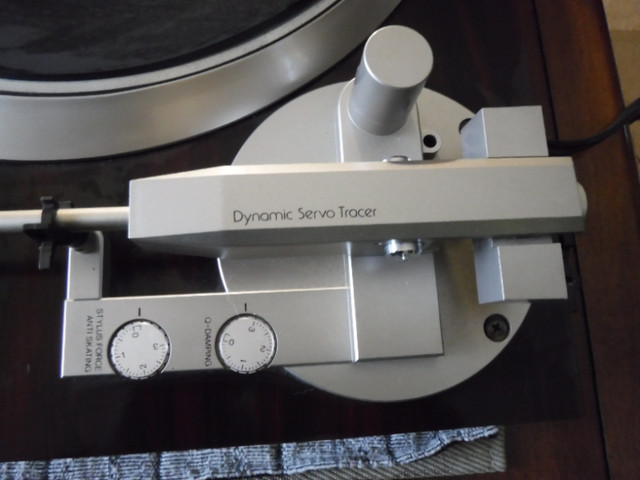 Vintage Turntable / Record Player REDUCED in Other in Oshawa / Durham Region - Image 3