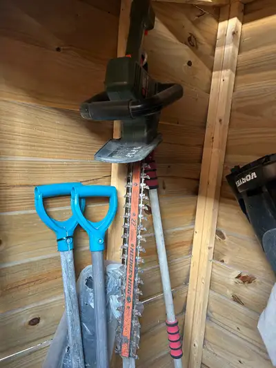 Black&Decker electric hedge trimmer, View more