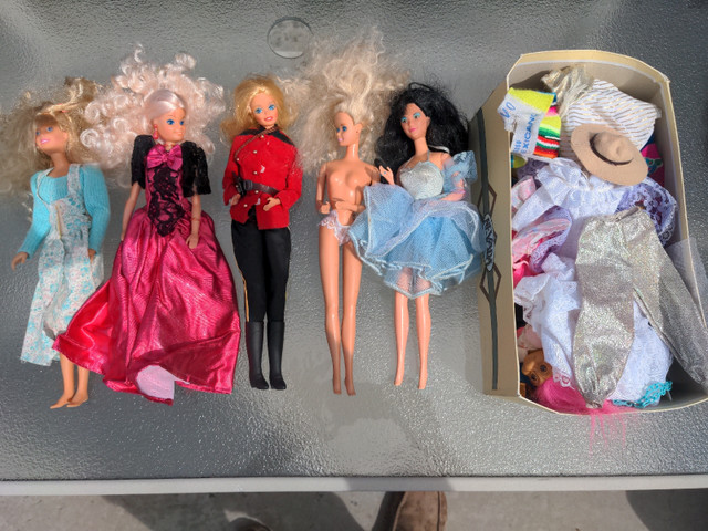 Vintage 1980s Barbie Doll Lot / Accessories Etc Clothing | Toys