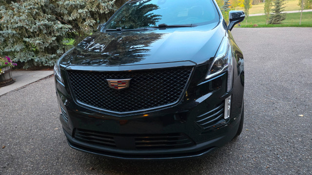 2022 Cadillac XT5 Sport in Cars & Trucks in Calgary - Image 3