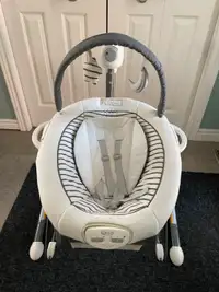 Graco Baby Swing with portable bouncer